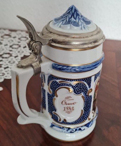 Bierkrug aus Porzellan mit Zinndeckel - Bild 4 von 5