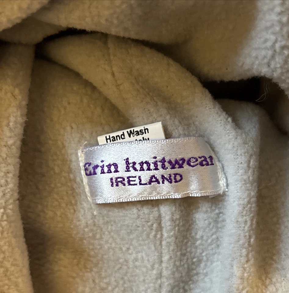 Gorra Erin Knitwear de lana irlandesa pico para mujer, avena Irlanda Foto 4 de 4