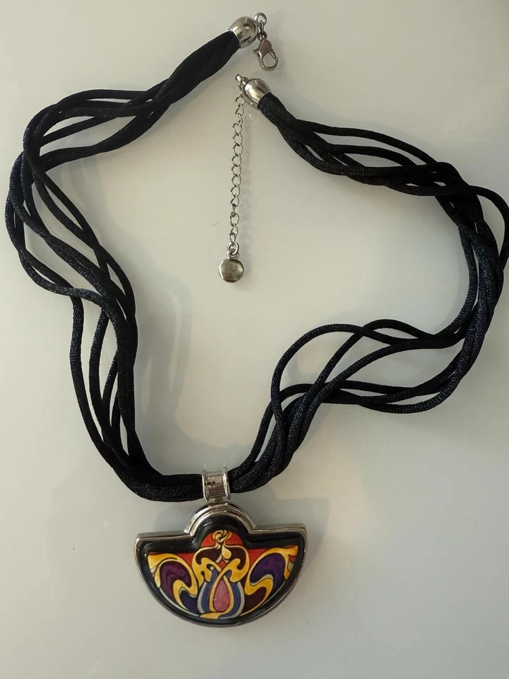 "Collar FREYWILLE Media Luna Escarabajo Egipcio Colorido Colgante Cordón de Seda 16""" Foto 2 de 4