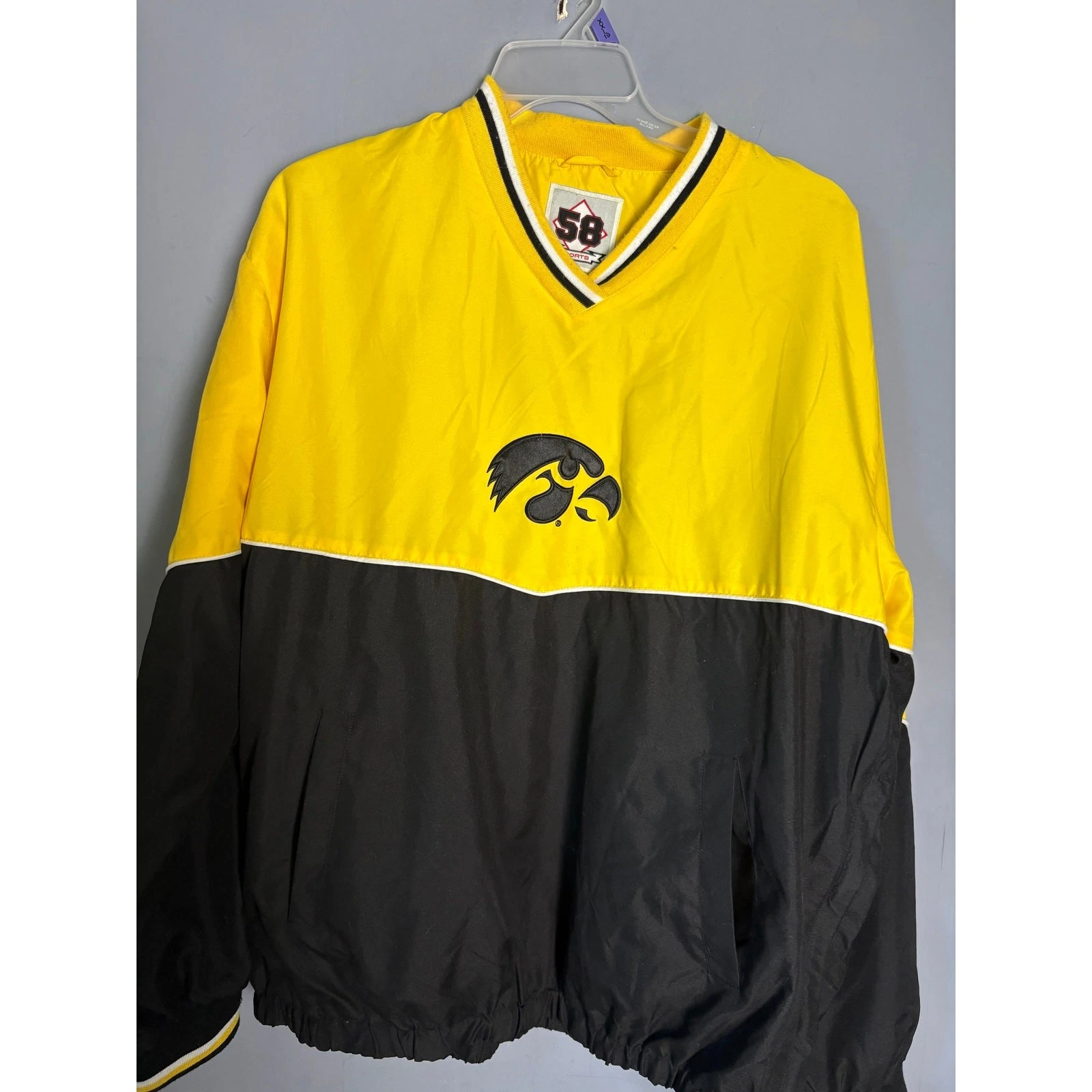 58 Sports University of Iowa Hawkeyes Black Gold Pullover Windbreaker Size XL