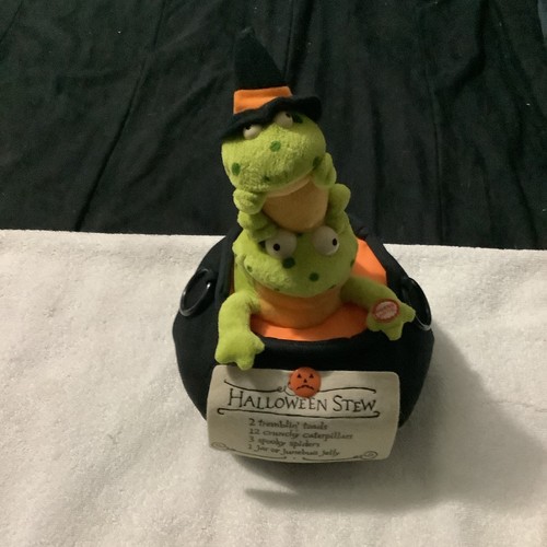 Hallmark  Halloween Animated Decoration Trembling Toads Singing Frogs Plush - Picture 9 of 9