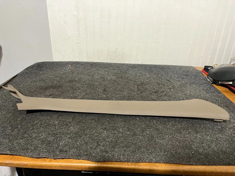 Mazda 626 A 1996 pieza de ajuste de pilar tablero interior Foto 3 de 3