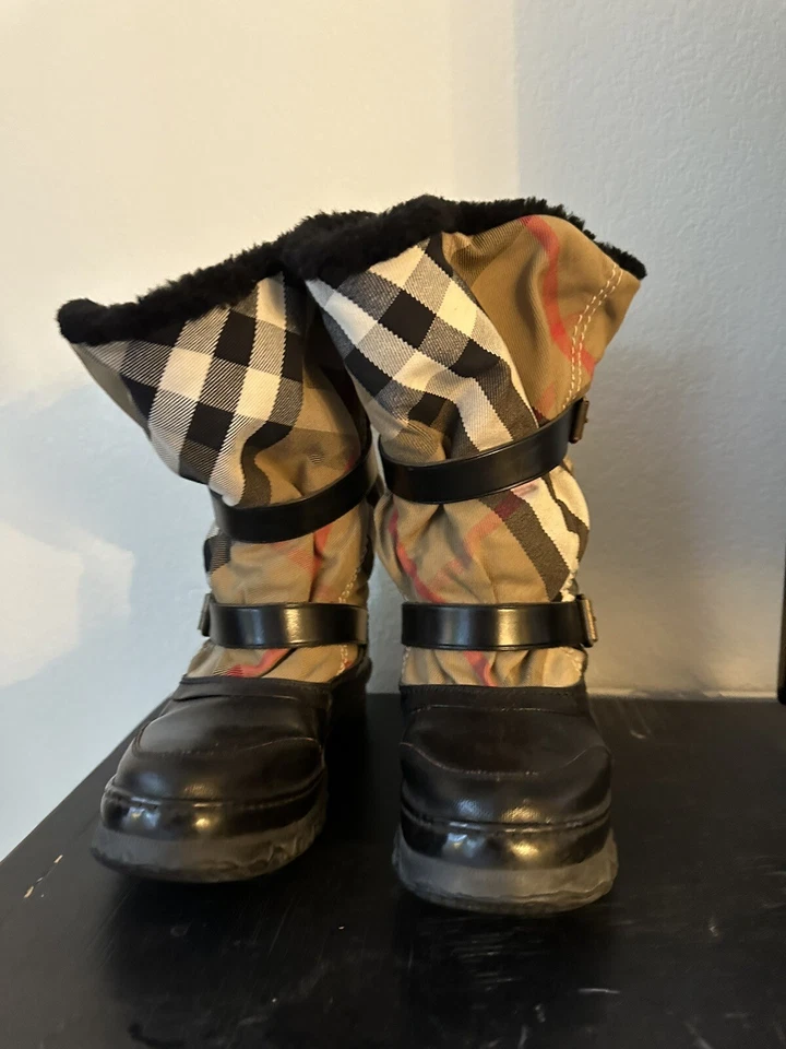 BURBERRY House Check Snow Boot 39 US 9 ❤️GORGEOUS EUC - Image 4 of 4
