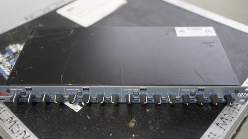 dbx 1074 Quad Gate - Picture 2 of 9