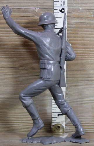 Louis Marx 1963 Toy Soldier Germany Gray Figure 6" WW2 German WWII Rifle VTG - Picture 3 of 9