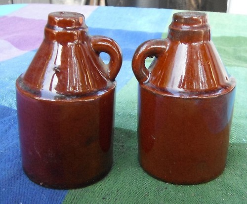 Set Vintage "Little Brown Jug" Salt & Pepper Shakers Japanese Redware - Picture 3 of 5