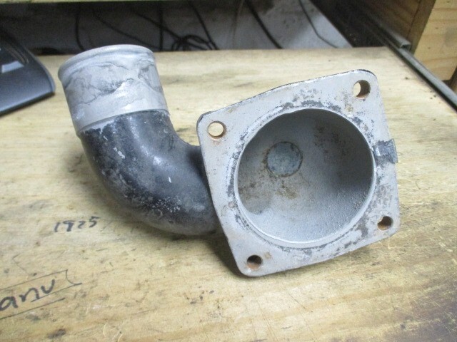Rolls Royce Silver Spur  Bentley Turbo R Thermostat Housing w/Sender UE70148