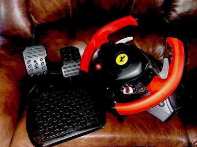 Xbox One - Thrustmaster Ferrari 458 Steering wheel, Pedals