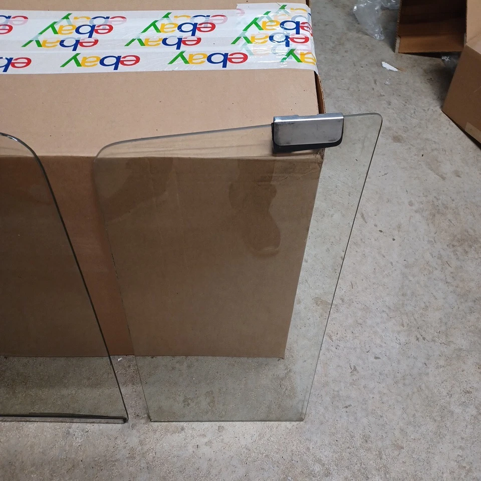 1960 1961 1962 1963 1964 Studebaker Champ T-cab Truck Rear Sliding Window Glass - Image 3 of 4