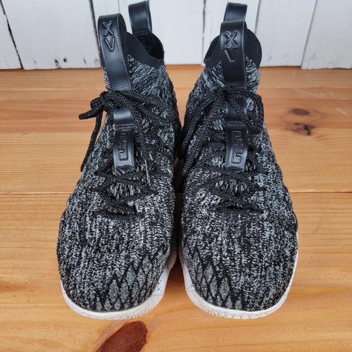 Nike LeBron 15 XV Cenizas Negro Blanco Oreo 922811-002 Talla 5.5 Juventud - Imagen 12 de 24