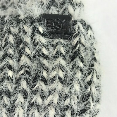 New Contrast Pom Faux Fur Beanie Hat, Winter, Warm Vegan  display picture 3