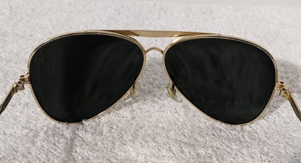 Vintage Aviator Sunglasses Made in Taiwan w/ Gold Colored Metal Frames ...