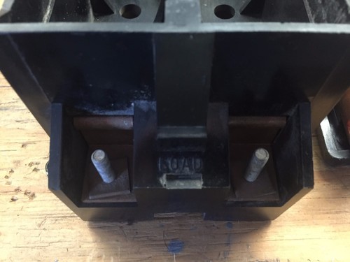 WADSWORTH 100AMP 8056 FUSE PULLOUT & 8055 FUSE BLOCK LINE LUGS LOAD STUDS - Picture 3 of 4