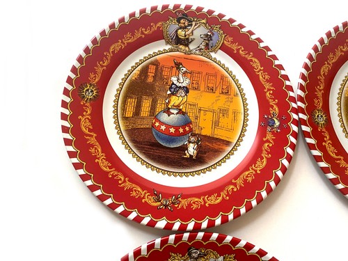 4 Restoration Hardware Circus Tin Plates Exclusive 10" Assorted Animals - Picture 2 of 8