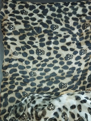 sciarpa firmata alexander mcqueen teschio stampa leopardata - Foto 7 di 8