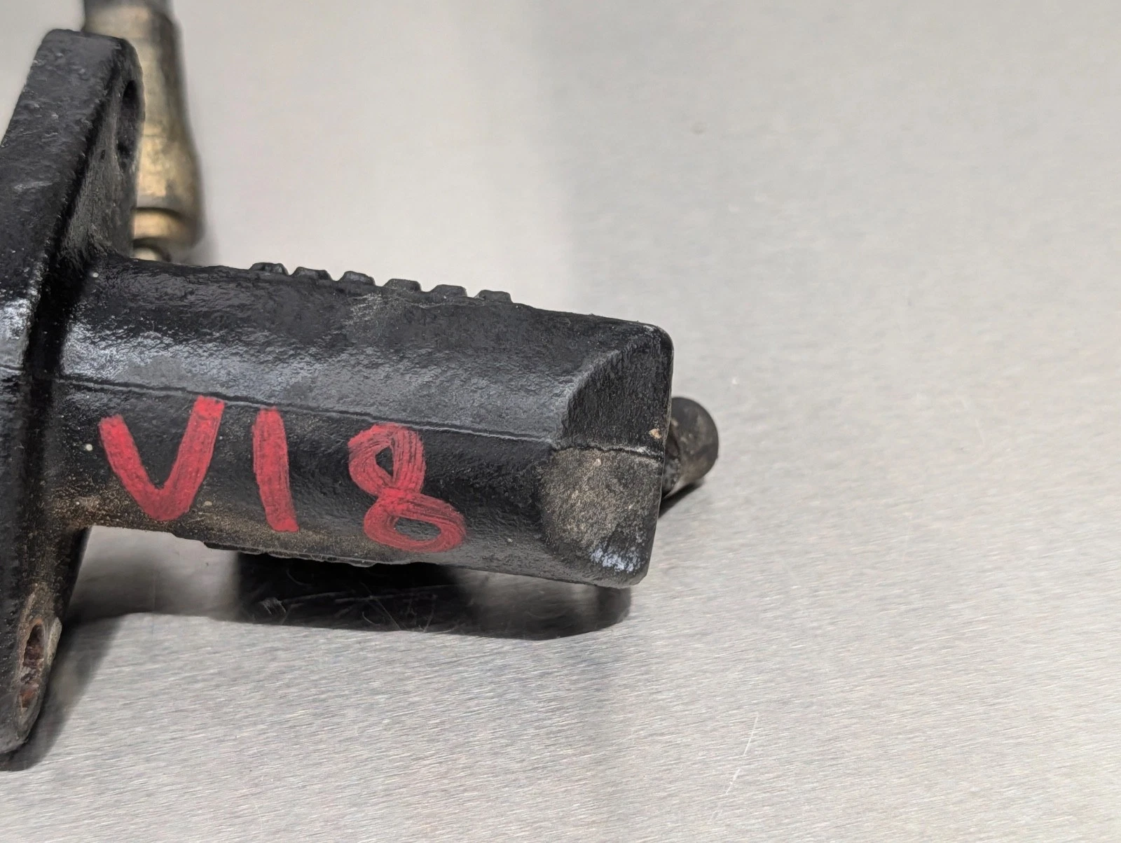 BMW Clutch Cylinder 21521159045 &ndash; Steel Vintage Part: No Universal Fitment: No Transmission Type: Manual Placement on Vehicle: Front, Lower Country of Origin: Germany Performance Part: No thumbnail 3