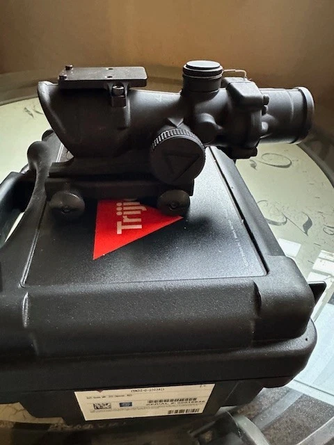 Trijicon ACOG TA02 4x32 зеленая освещенная шевронная сетка (новая демонстрационная) - Изображение 4 из 4