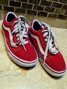 red skater vans
