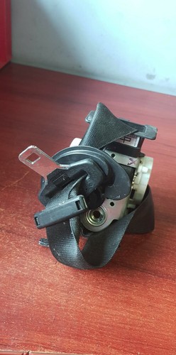 BMW 3er 318d Diesel Sicherheitsgurt links vorne 9117219