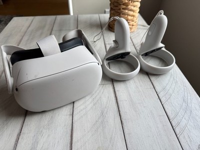 Oculus Quest 2 Virtual Reality Headset With Controllers