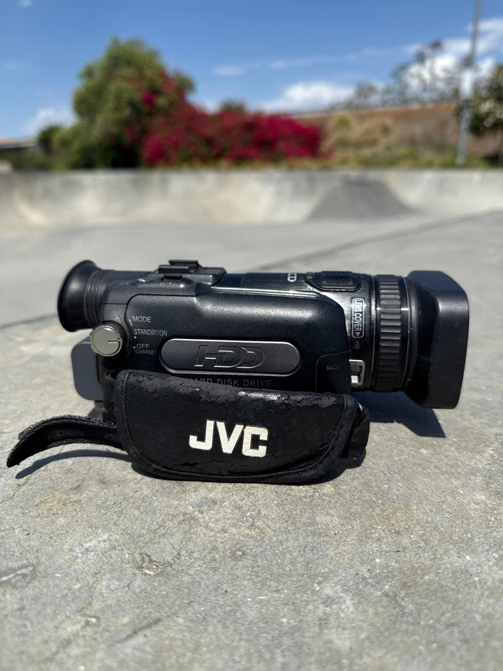 JVC Everio GZ-HD7 (60 GB) Flash Media, Hard Drive Camcorder - Image 4 of 4