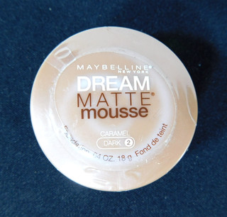 NEW /UNUSED MAYBELLINE NEW YORK DREAM MATTE MOUSE / CARMEL DARK #2 FOUNDATION