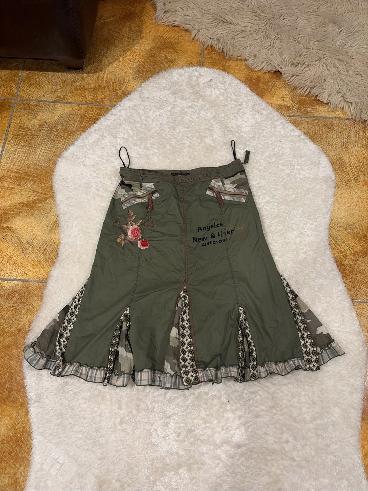 VTG Hazel Japanese Embroidered Flared Frilled Skirt Camo Medium Boho Streetwear