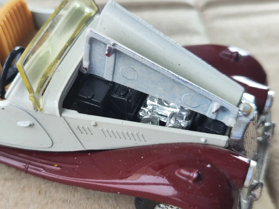 Винтажный ретро автомобиль MG-TF 1954, небольшие модели автомобилей, Corgi, Англия  - Изображение 4 из 4