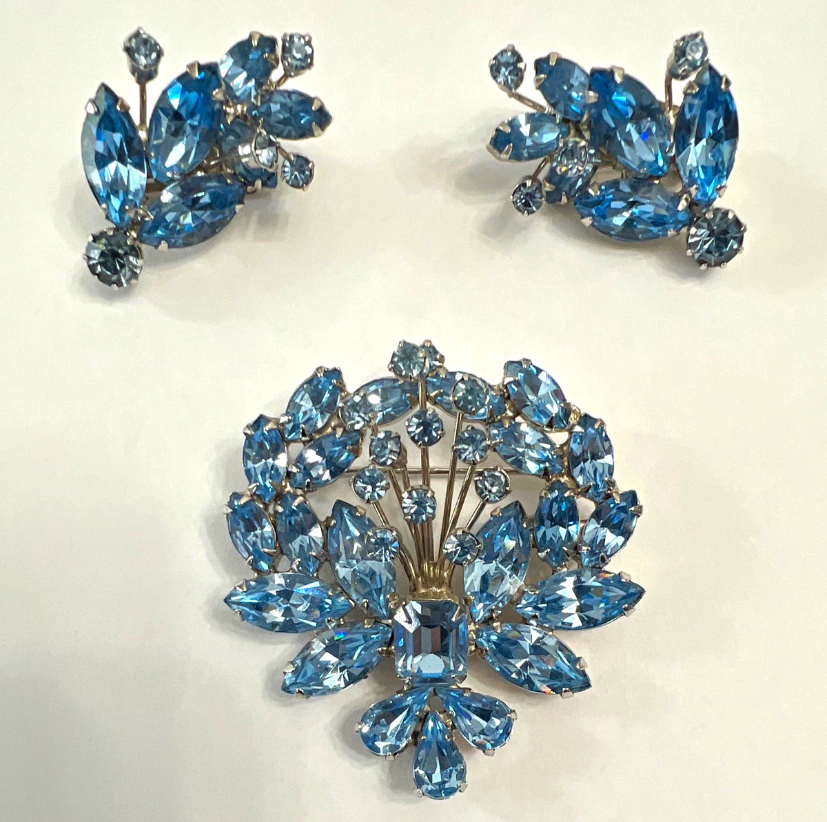 ミ*)様 WEISS ブローチとイヤリング　セット　ビンテージ　緑クリスタル 25+ Weiss Fashion Signed Vintage & Antique Jewelry Sets for sale