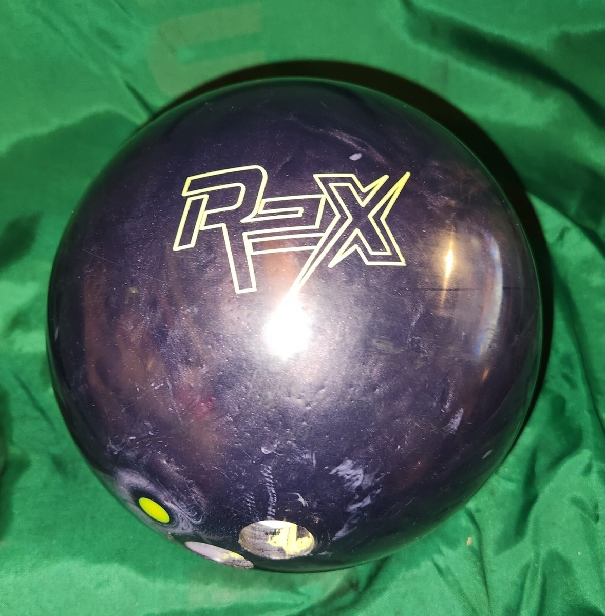 Lightning Blackout ボウリングボール 15 lbs Storm Lightning Blackout Bowling Ball CLOSEOUT DEAL