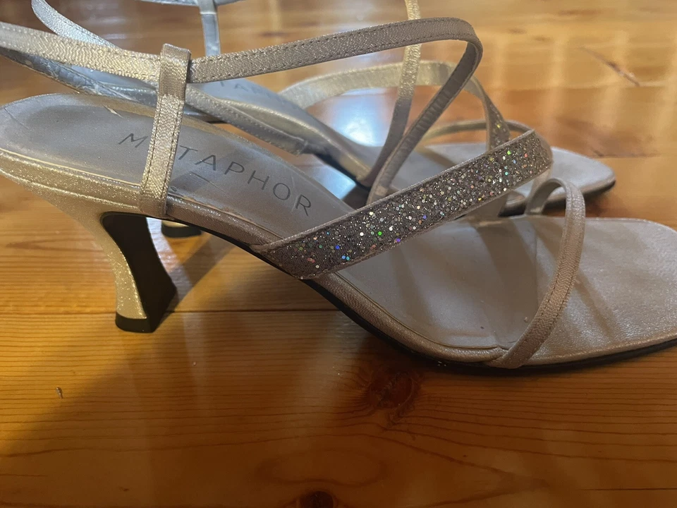 METAPHOR,sz 7.5, Dressy Silver Fabric, Strappy 3" Heels, comes w original box - Image 4 of 4