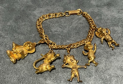1970’s Kellogg’s Cereal Charm Bracelet Tony Tiger Snap Crackle Pop Ogg Caveman