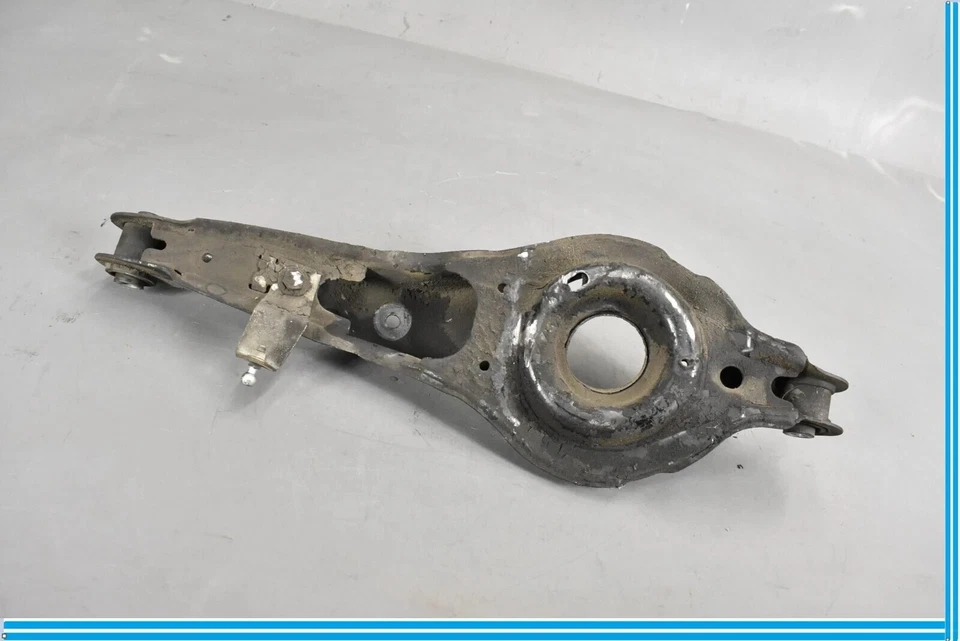 06-13 Brazo de control inferior trasero derecho del lado del pasajero Volvo C70 31277585 OEM Foto 2 de 4