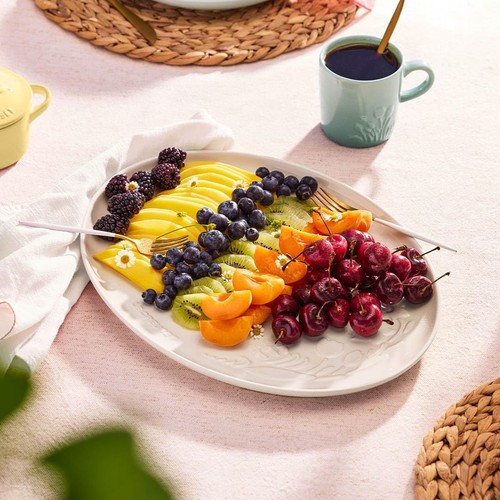 Le Creuset Oval Large Platter 36cm Spring Relief Chamomile Floral Pattern Heat a - Picture 5 of 5