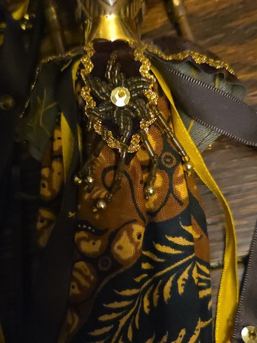 Pupazzi vintage indonesiani Wayang Golek Rod con etichette Bartik Keris leggi - Foto 7 di 11