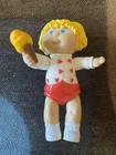 (T) 1984 Cabbage Patch Kids 3.5" Poseable Figure Blonde Hair and Ice Cream Cone