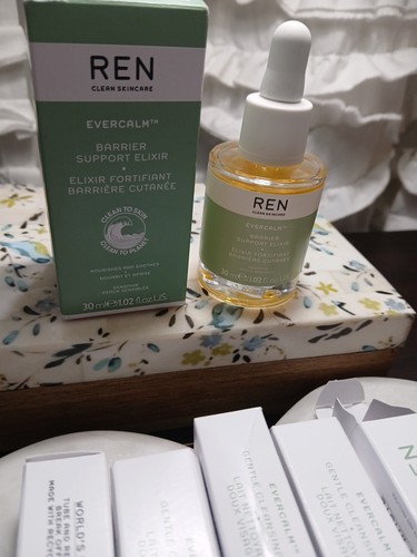 REN Evercalm Barrier Support Elisir 1,02 oz + Latte Detergente Delicato x5 Mini - Foto 2 di 3