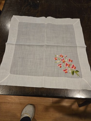 Lot of Vintage Hankies Embroidered Flowers Hanky Embroidered - Picture 9 of 13