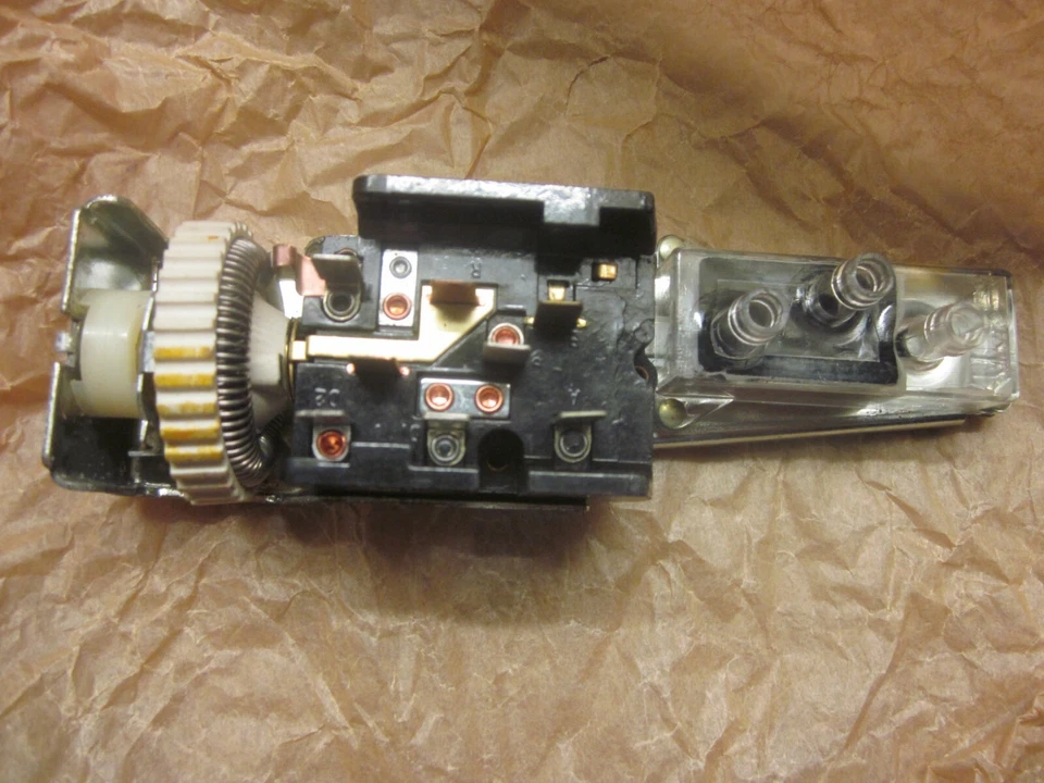 Interruptor de luz de cabeza oculta Ford 1968-78 - Mercury Foto 2 de 4