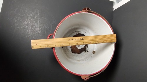 VTG 8 pc Lot kitchen UTENSILS Enamelware pot crochet Dishtowel mixer sifter - Picture 4 of 23