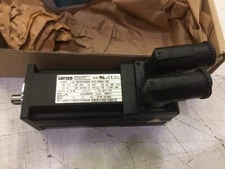 NEW IN BOX LENZE MCS 06F41LRS0B0-B11N-ST5S00N-R2SU SERVO MOTOR