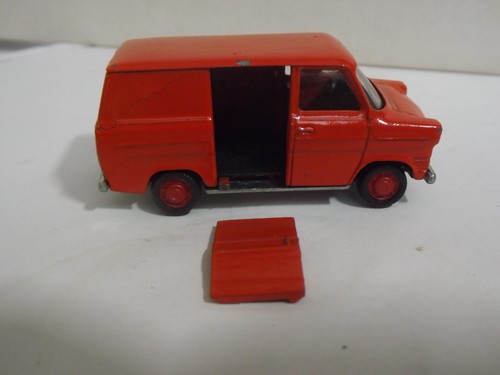 Schuco Red Ford Transit "Broken Door" Made In Germany 1/66 Scale Kastenwagen - Picture 3 of 7