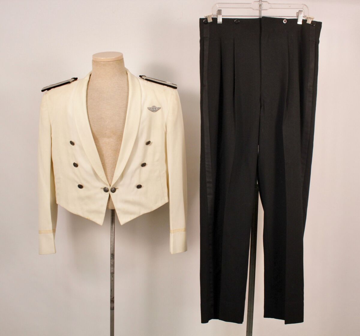 VTG 1950s 1960s USAF White & Black Officer's Dress Uniform VTG 1950s 1960s USAF White & Black Officer's Dress Uniform