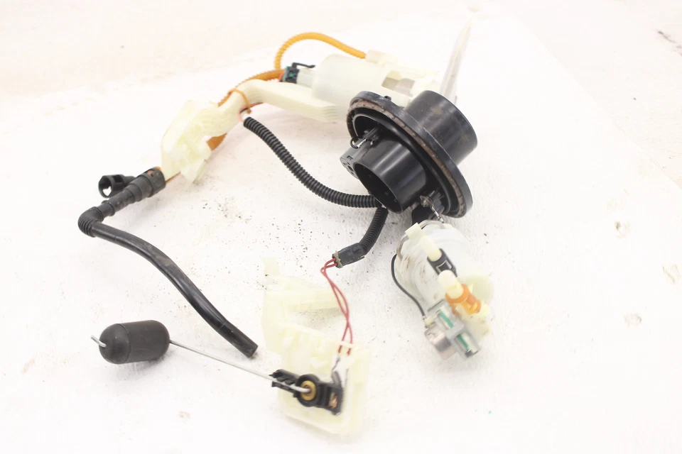 Harley-Davidson Electra Road Street Glide 2012-2017 bomba de combustible con placa superior Foto 3 de 4