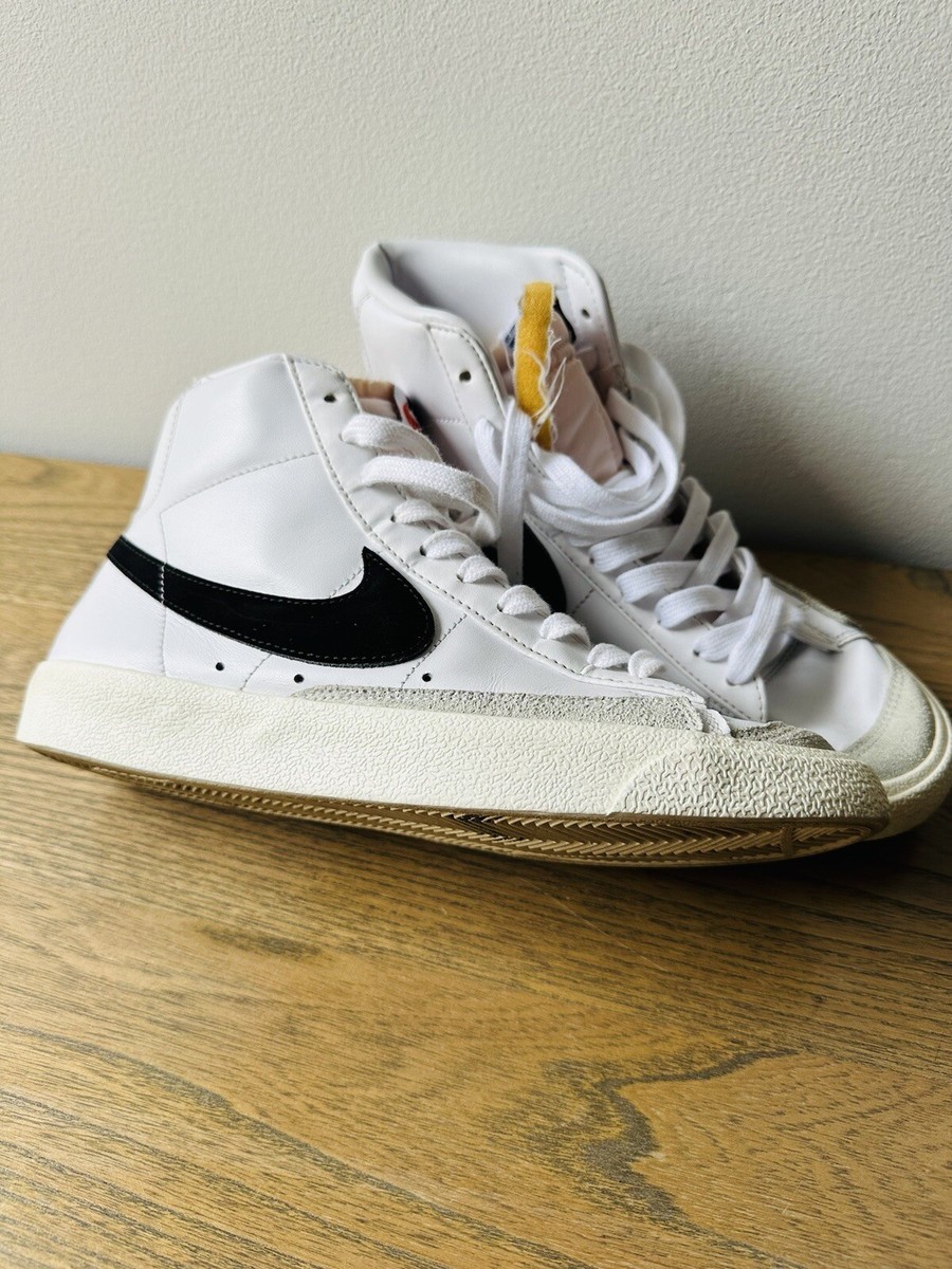 【NIKE】NIKE BLAZER MID 77 SE Used Nike Blazer Mid 77 Vintage White Black Sneakers Men's 8