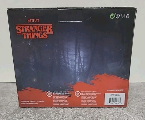 STRANGER THINGS Drinking Glass Set 2 17oz Glass Gift Set NEW in BOX - Picture 6 of 7