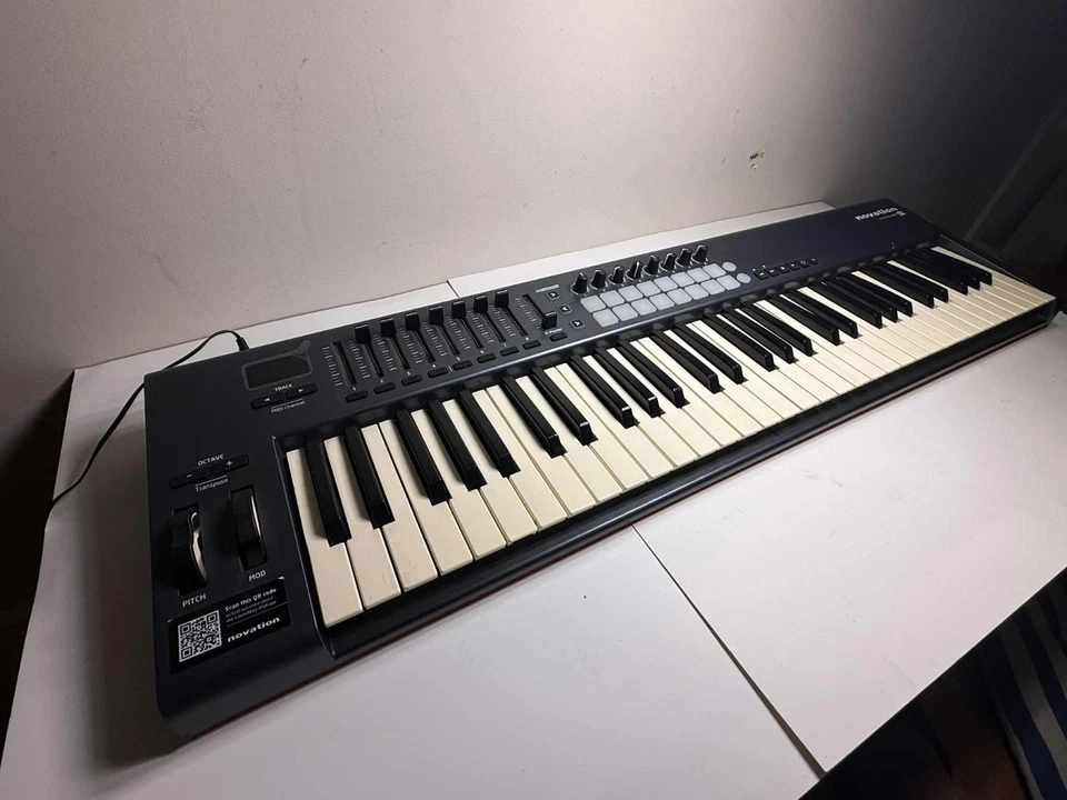 Novation Launchkey 61 MK2 MIDI Controller Keyboard – 61 Keys, Pads, Faders - Image 2 of 4