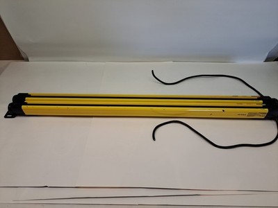 KEYENCE GL-R4OH-T and GL-R40H-R  SAFETY LIGHT CURTAINS cable one end only   USED