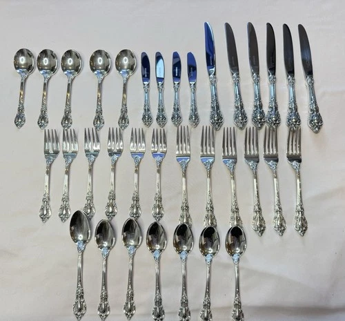 New ListingLunt Eloquence Sterling Silver Flatware Set 34 Pc Floral Vintage Luxury