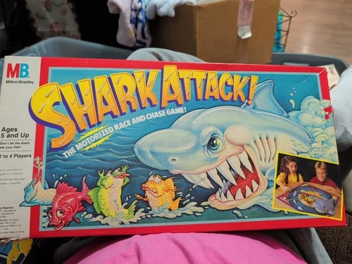 SHARK ATTACK! Motorized Board Game Milton Bradley Complete Working Vintage 80s